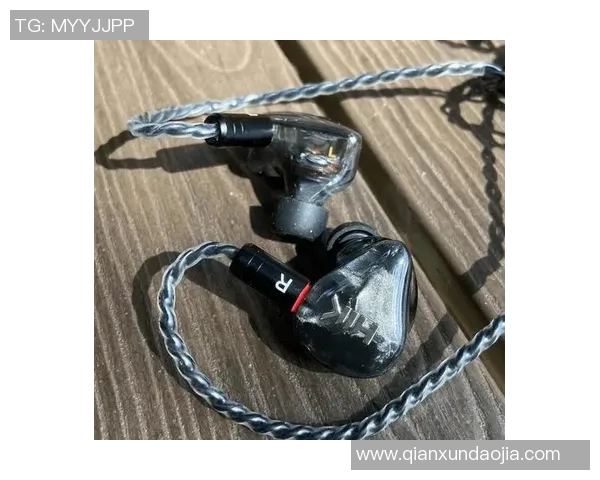 足球球星定制有线耳机发布 专为运动员打造的音质与舒适兼备耳机体验